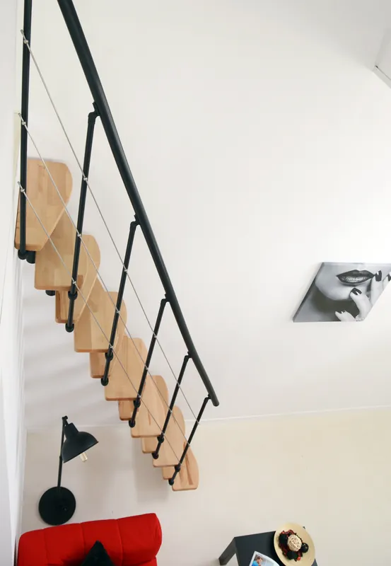 Modulaarinen portaikko NIZZA Minka, Musta / Pyökki. Korkeus 294 cm. Uutuus