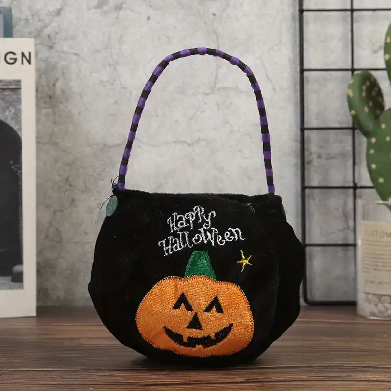 Ajankohtainen Karkkikori Halloween, Juodasis moliūgas