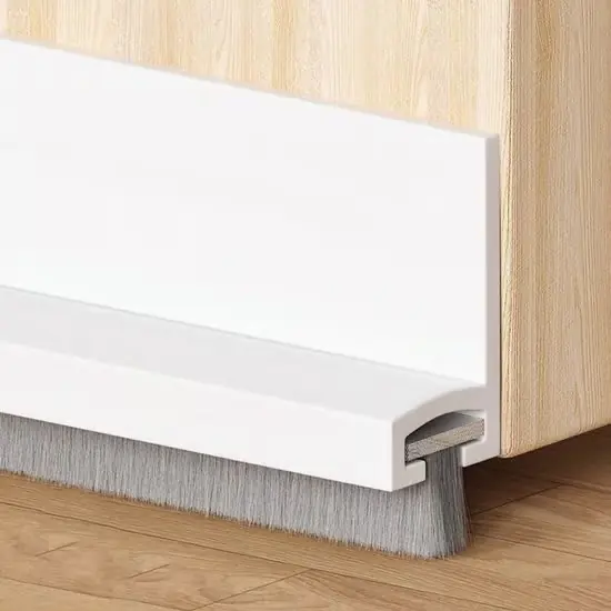 100cm Itsekiinnittyvä Säädettävä Oven Sauman Tiivistyslista Harjalla (melu- ja vedonestin). Löytö